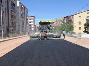 Bayburt Belediyesi Asfalt Ve Kaldırım Çalışmalarında Tempoyu Düşürmüyor
