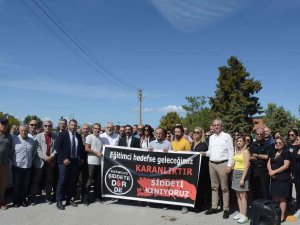 Aliağa’da Eğitim Sendikalarından, Öğretmene Karşı Tehdit Ve Hakarete Kınama