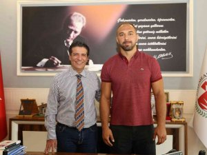 Başpehlivan Ali Gürbüz, Döşemealtı’na Transfer Oldu