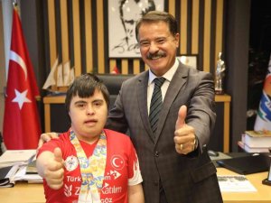 Başkan Deveci’den Milli Sporcu Öztankal’a Destek Sözü
