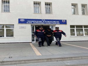 İ̇ş Yerinden Hırsızlık Yapan 3 Şüpheli Tutuklandı