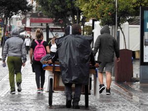 Edirne’de Kısa Süreli Etkili Olan Sağanak Zor Anlar Yaşattı