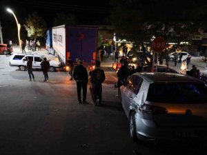Arızalanan Tır Caddeye Daldı, Ortalık Savaş Alanına Döndü