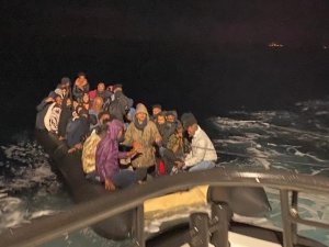 İ̇zmir Açıklarında 106 Göçmen Kurtarıldı