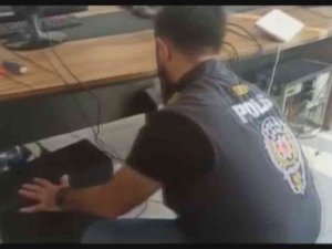 Diyarbakır Merkezli Dev Veri Avı Operasyonunda 10 Hacker Yakalandı