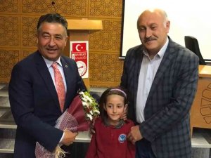 Bayburt’ta İhtiyaç Sahibi Bin Öğrenciye Kırtasiye Malzemesi Dağıtımı Gerçekleştirildi