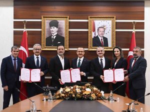 Çayırova Spor Lisesi İçin İmzalar Atıldı