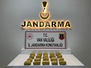 Başkale’de Menfeze Gizlenmiş 9 Kilo 317 Gram Toz Esrar Ele Geçirildi