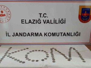 Elazığ’da 80 Adet Gümüş Sikke Ele Geçirildi