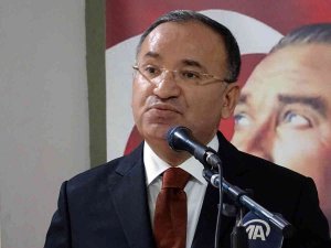 Bakan Bozdağ: “Herkesin Tercihine Uygun Yaşam Tarzına Saygı Duyacaksınız”