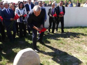 Bakan Ersoy: "Şehitliklerimizin İhyası, Bizim En Önem Verdiğimiz Konuların Başında Geliyor”
