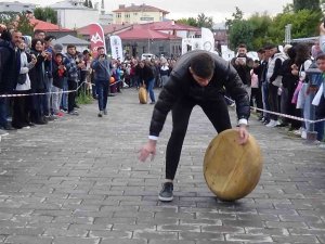 Kars’ta Kaşar Yuvarlama Yarışı Nefes Kesti