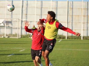 Sivasspor Günü Çift İdmanla Tamamladı