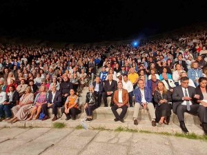 Sanat Güneşi, Konserle Anıldı