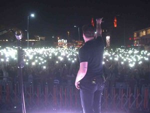 Mimar Sinan Çarşısı, Ekin Uzunlar Konseriyle Açıldı