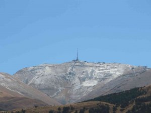 Palandöken’e Mevsimin İlk Karı Düştü