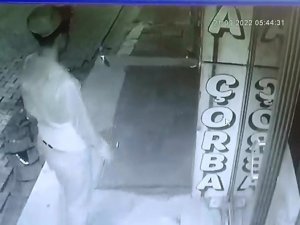 Girdiği Dükkanda Umduğunu Bulamayan Hırsız, Kasadaki Bozuklukları Çaldı