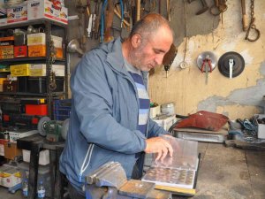 Dışından Bakan Hurda Dükkanı Sanıyor, İçerisi Tarihe Açılıyor