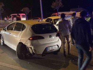Köprüde Araçlar Birbirine Girdi: 6 Yaralı