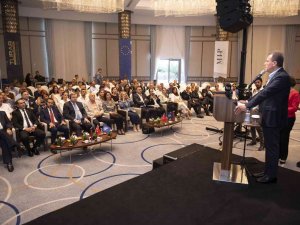 Seçer: "Mersin Geleceğin Yükselen Yıldızı"