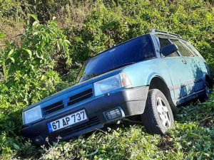 Kontrolden Çıkan Otomobil Tarlaya Uçtu