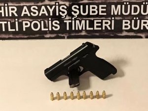 Şüpheli Şahsın Üzerinden 1 Adet Ruhsatsız Tabanca Ve Mermiler Ele Geçirildi