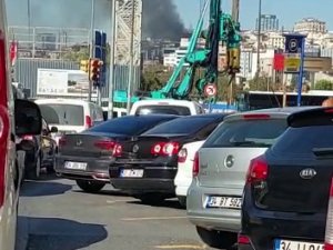 Beyoğlu’nda Boya İmalathanesinde Korkutan Yangın