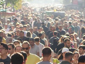 Taksim’de Hafta Sonu Yoğunluğu