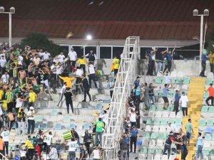 Tarsus İ̇dman Yurdu İle Şanlıurfa Maçında Koltuklar Havada Uçuştu