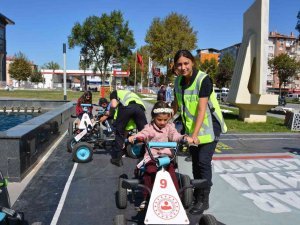 Kütahya’da 668 Öğrenciye Trafik Güvenliği Eğitimi Verildi