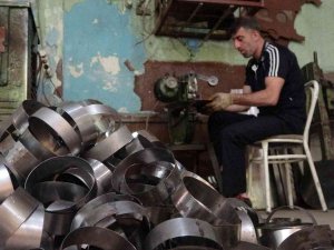 Muş’ta Havaların Soğumasıyla Sac Soba Üretimine Başlandı