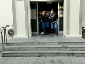 Annesinin Kafasını Kesip Balkondan Atan Şahıs Adliyeye Sevk Edildi