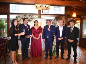 Belediye Başkanı, Babası Vefat Eden Personeline Kız İstedi