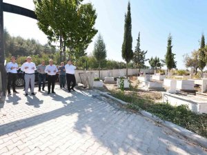 Denizli’de Mezarlıklar Yenileniyor