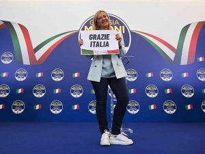 İ̇talya’da Aşırı Sağcı Meloni Ülkenin İlk Kadın Başbakanı Olabilir