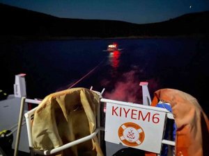 Sürüklenen Tekne Kıyem Ekiplerince Kurtarıldı