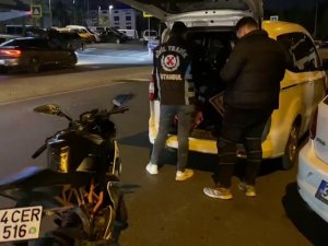 Mahmutbey Gişeleri’nden Geçerken Plakasını Kapatan Sürücüye 946 Tl Ceza Kesildi