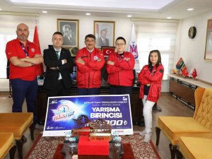 Başkan Çelik Teknofest’in Şampiyonlarını Altınla Ödüllendirdi