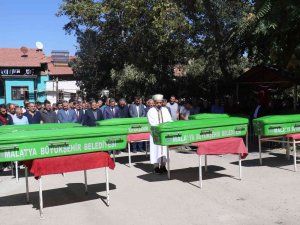 Feci Kazada Ölen 6 Kişilik Aile Defnedildi