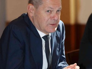 Almanya Başbakanı Scholz Covid-19’a Yakalandı