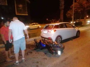 Otomobile Çarpan Alkollü Motosiklet Sürücüsü Yaralandı