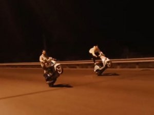 Gençlerin Ölüme Davetiye Çıkaran Tek Teker Yarışı