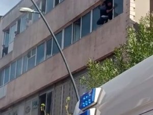Kağıthane’de Yangında Can Pazarı: 20 Kişi Binada Mahsur Kaldı