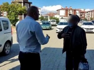 Koltuk Değneği İle Girdi, Yürüyerek Çıktı