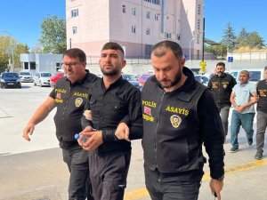 Cinayet Şüphelisi Baba Ve 2 Oğlu Tutuklandı