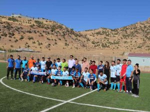 Kadın Futbol Takımı Erkekleri Yendi