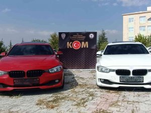 Kom Ekipleri 2 Lüks Otomobil Ele Geçirdi