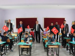 Kaymakam Öztürk, Kapanalan İ̇lkokulu’nda İncelemelerde Bulundu