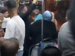 Sultanbeyli’de Yolcuların Koltuk Kavgası Kamerada