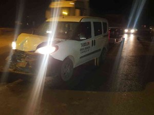 İ̇ki Aracın Çarpıştığı Kazada Şans Eseri Ölen Ya Da Yaralanan Olmadı